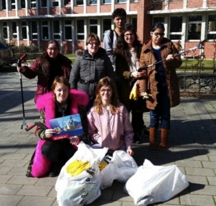 Wer lässt bloß soviel Müll liegen?