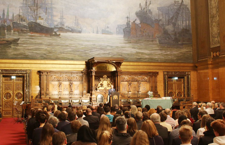 Der große Saal des Rathauses