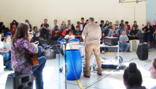 Trommeln beim Schufest