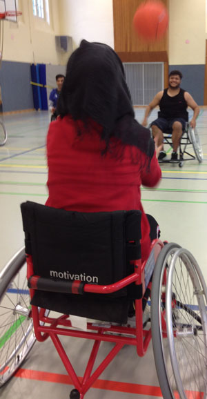 Training-fürs-Rollstuhlbasketball-Spielen